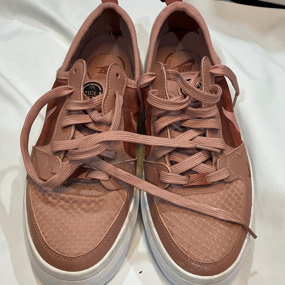 Nike Women's Rose Sneakers